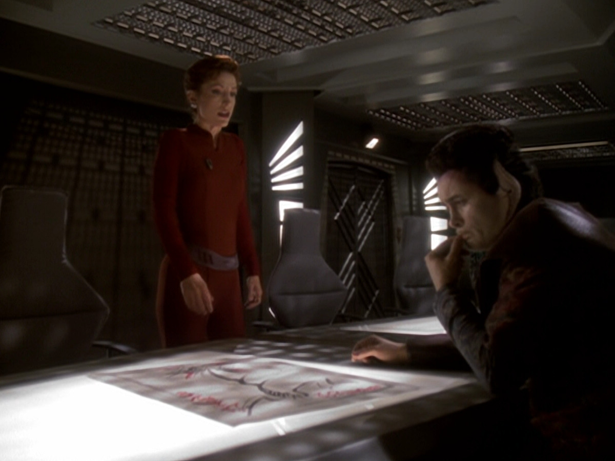 extant_StarTrek_DS9_6x05-FavorTheBold_01135.jpg