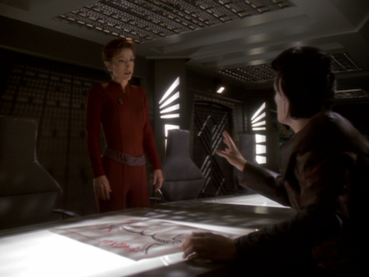 extant_StarTrek_DS9_6x05-FavorTheBold_01142.jpg
