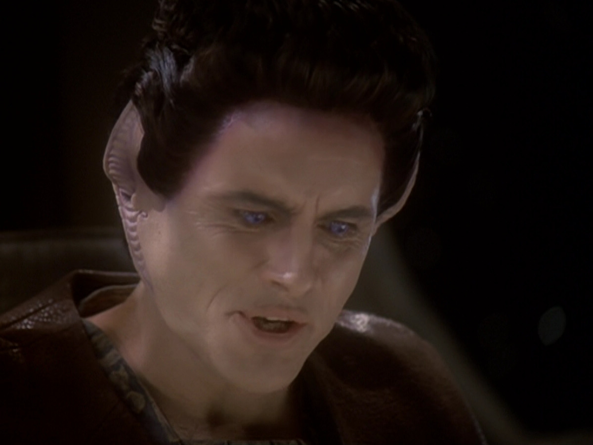 extant_StarTrek_DS9_6x05-FavorTheBold_01164.jpg