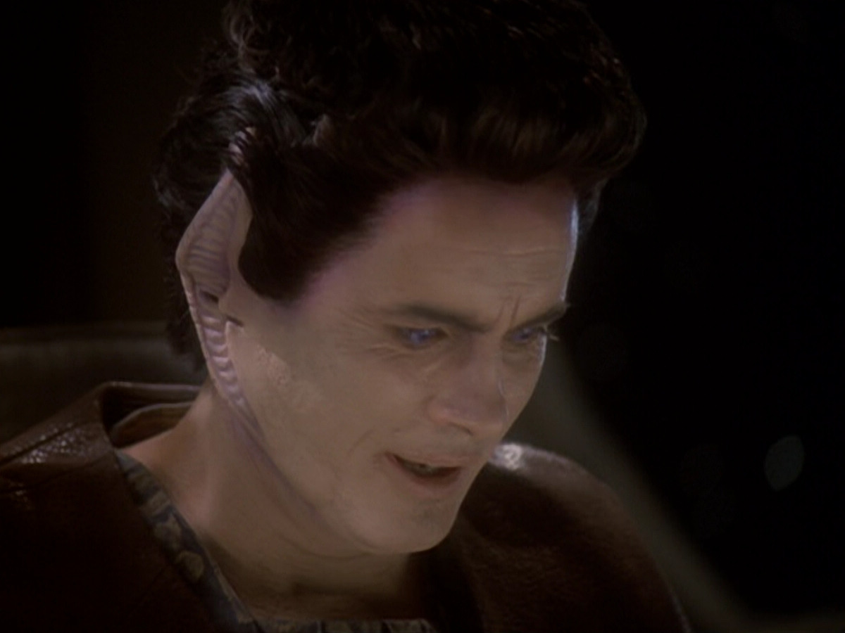 extant_StarTrek_DS9_6x05-FavorTheBold_01165.jpg