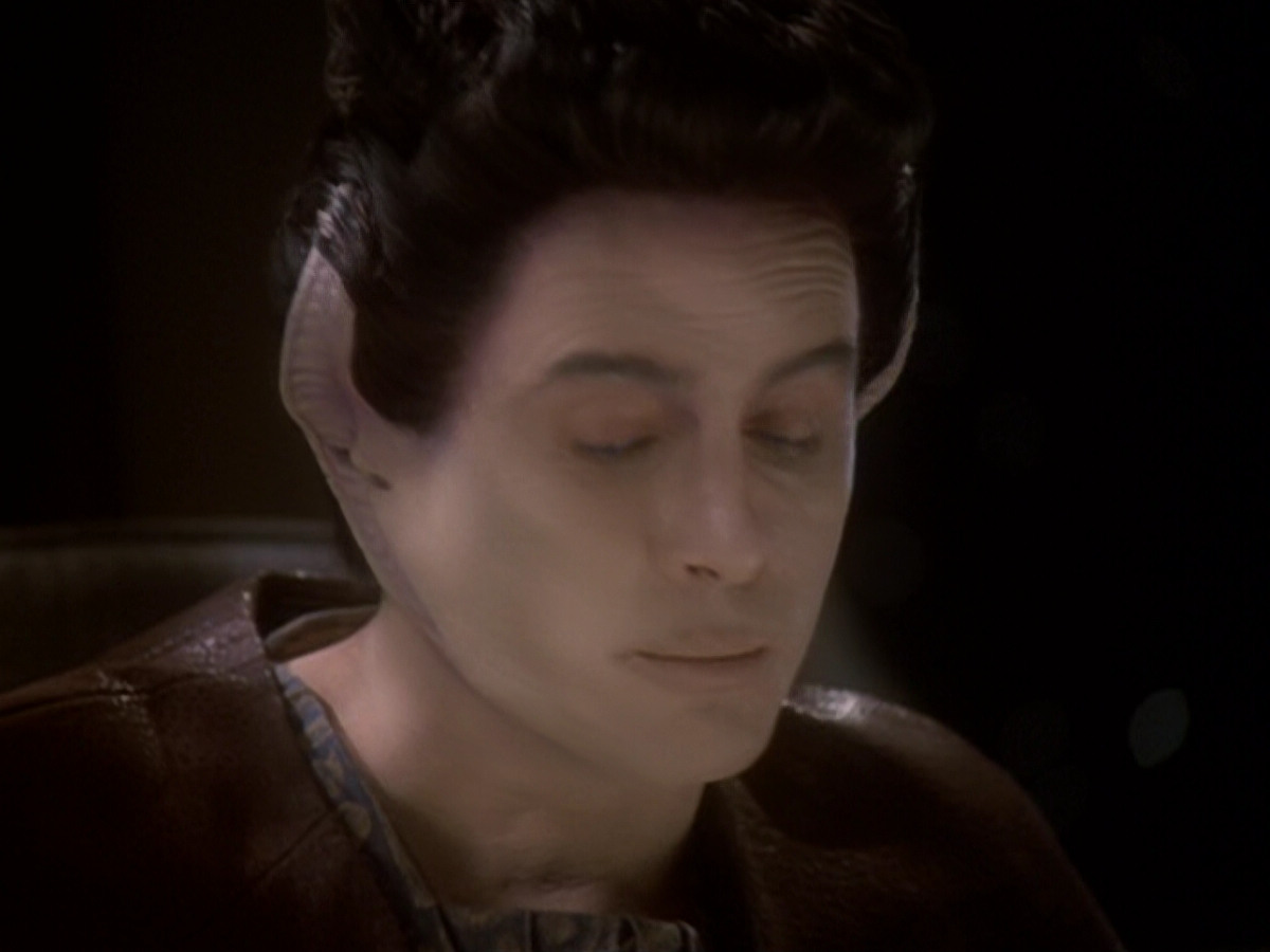 extant_StarTrek_DS9_6x05-FavorTheBold_01190.jpg