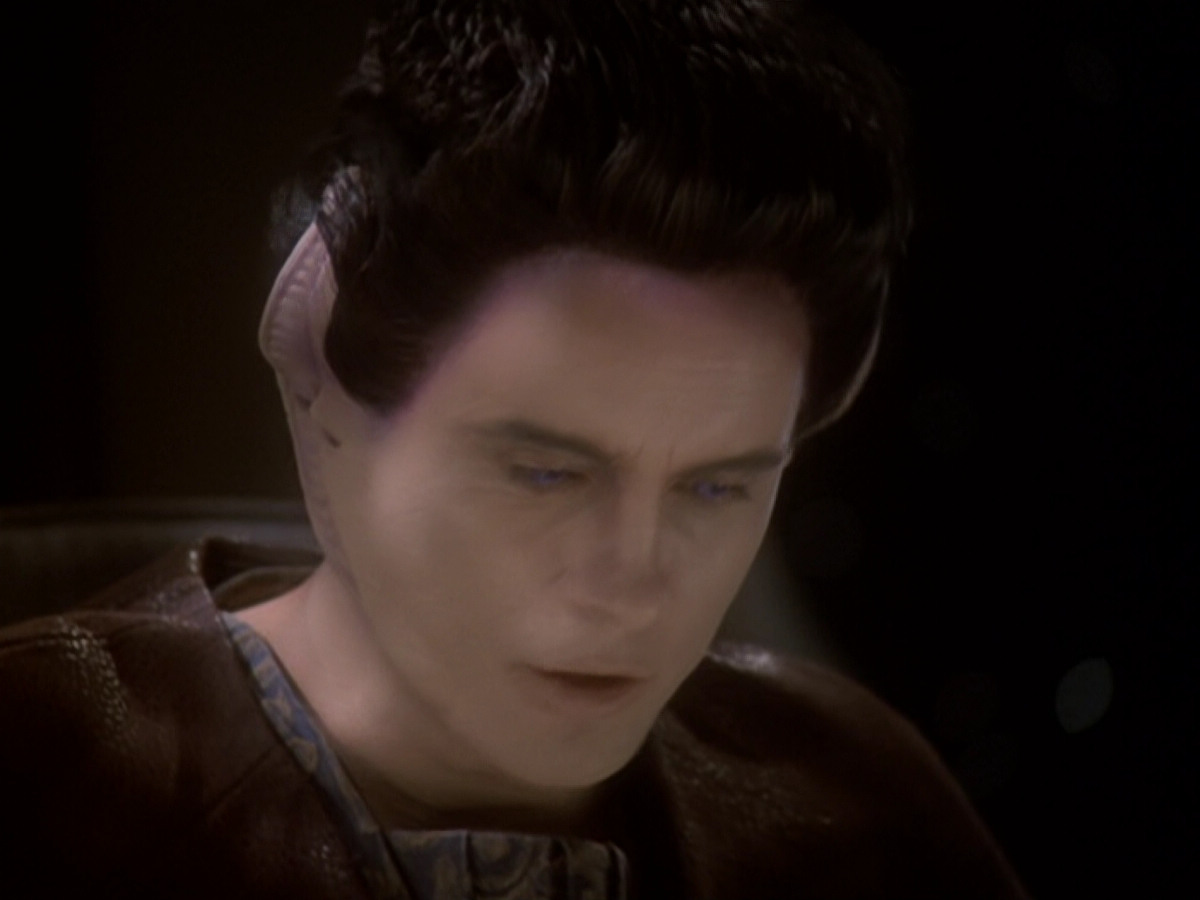 extant_StarTrek_DS9_6x05-FavorTheBold_01193.jpg