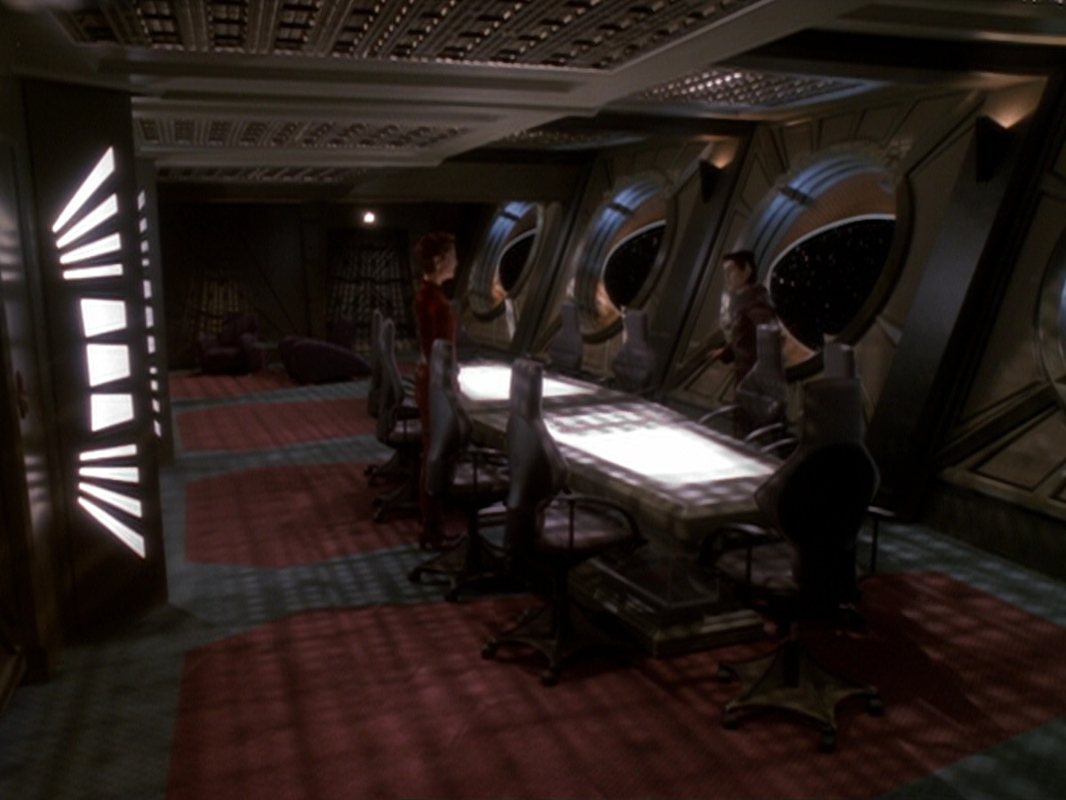 extant_StarTrek_DS9_6x05-FavorTheBold_01270.jpg