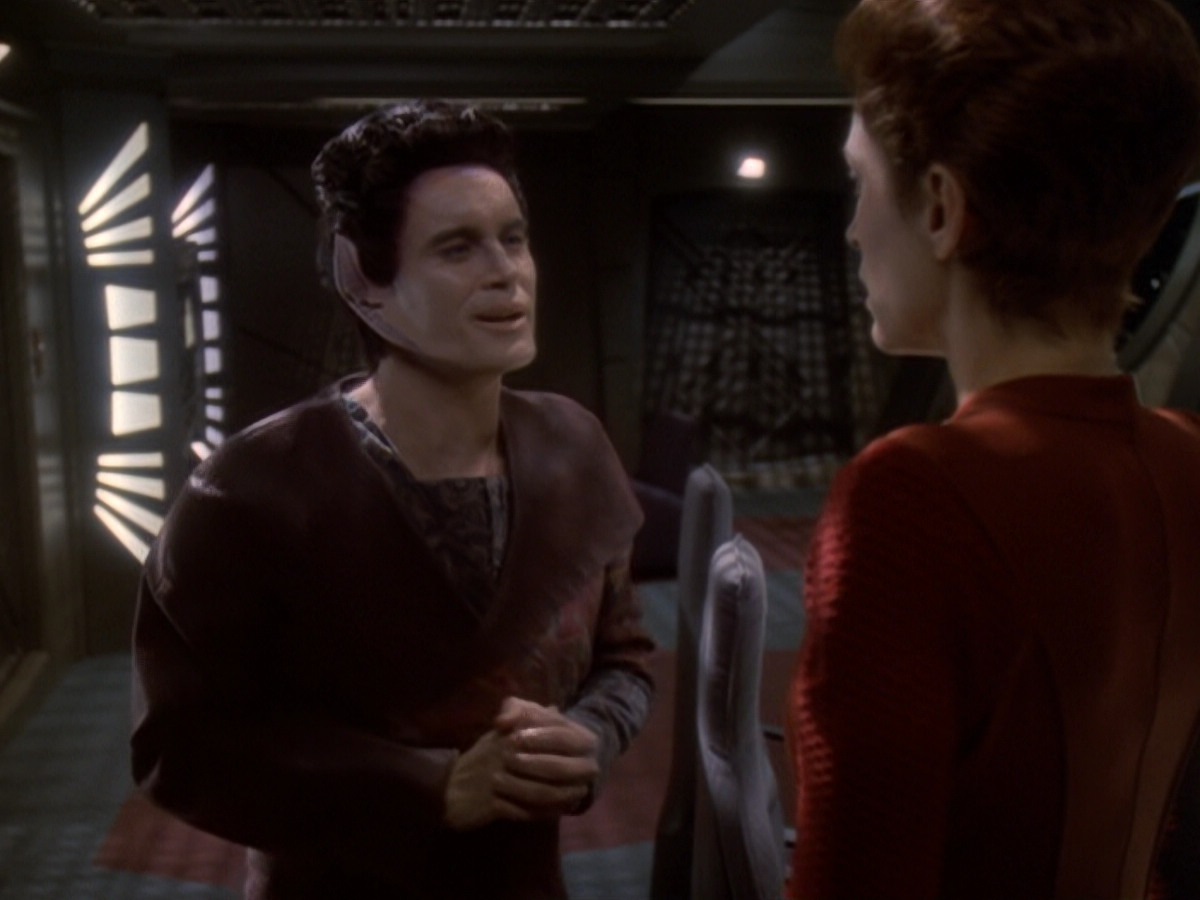 extant_StarTrek_DS9_6x05-FavorTheBold_01284.jpg
