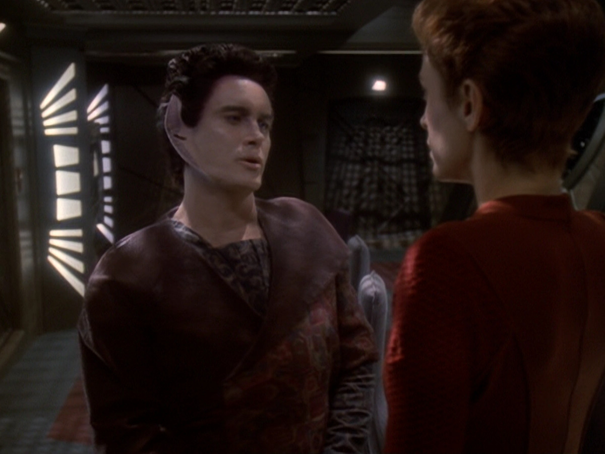 extant_StarTrek_DS9_6x05-FavorTheBold_01288.jpg