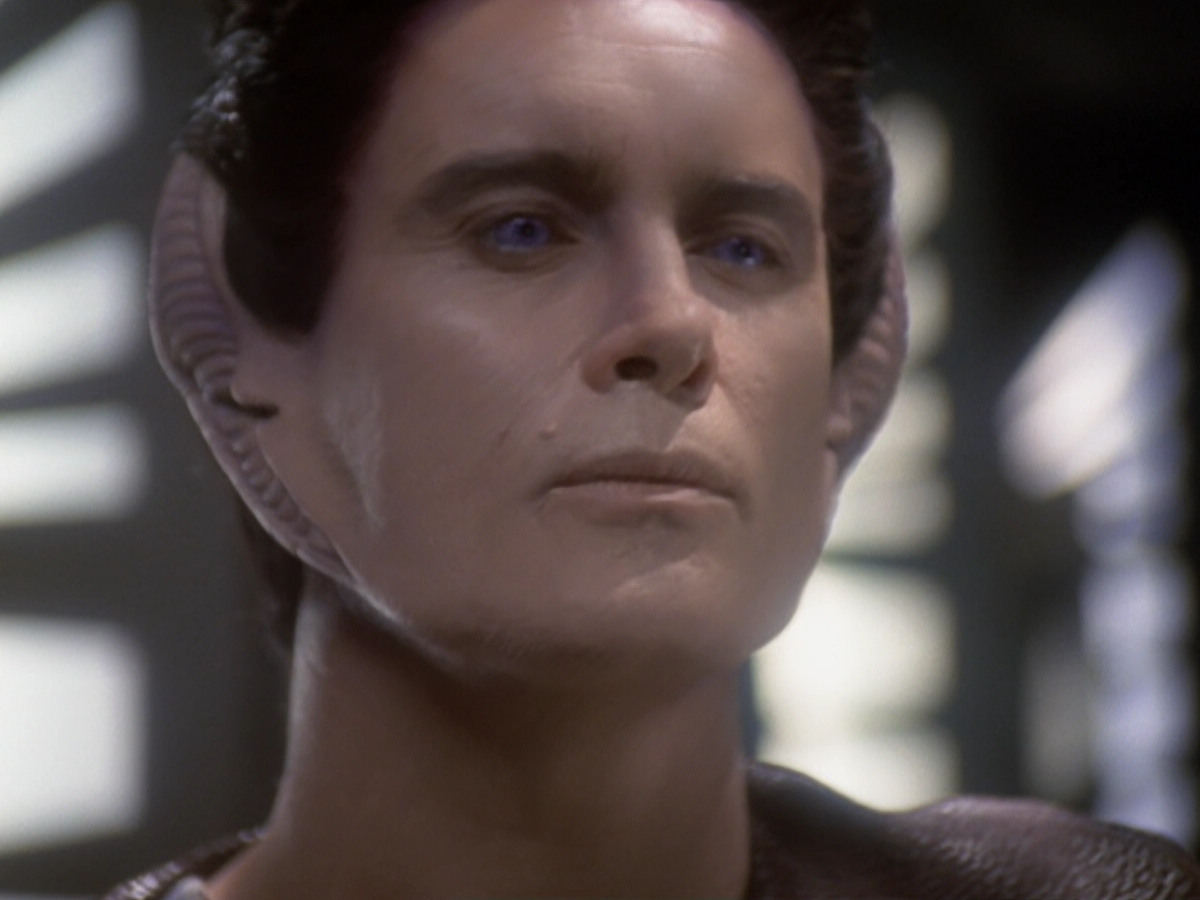 extant_StarTrek_DS9_6x05-FavorTheBold_01296.jpg