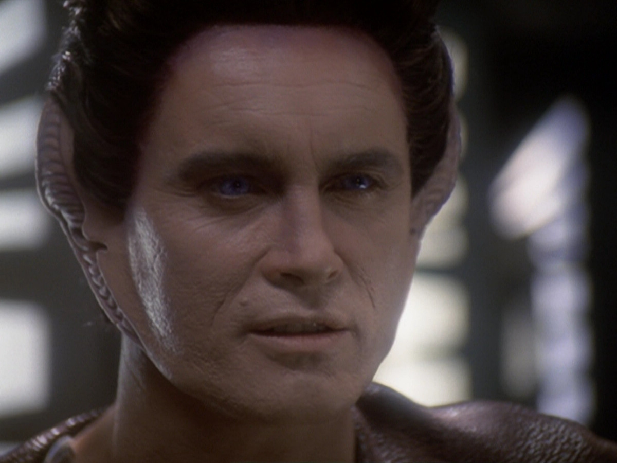 extant_StarTrek_DS9_6x05-FavorTheBold_01322.jpg