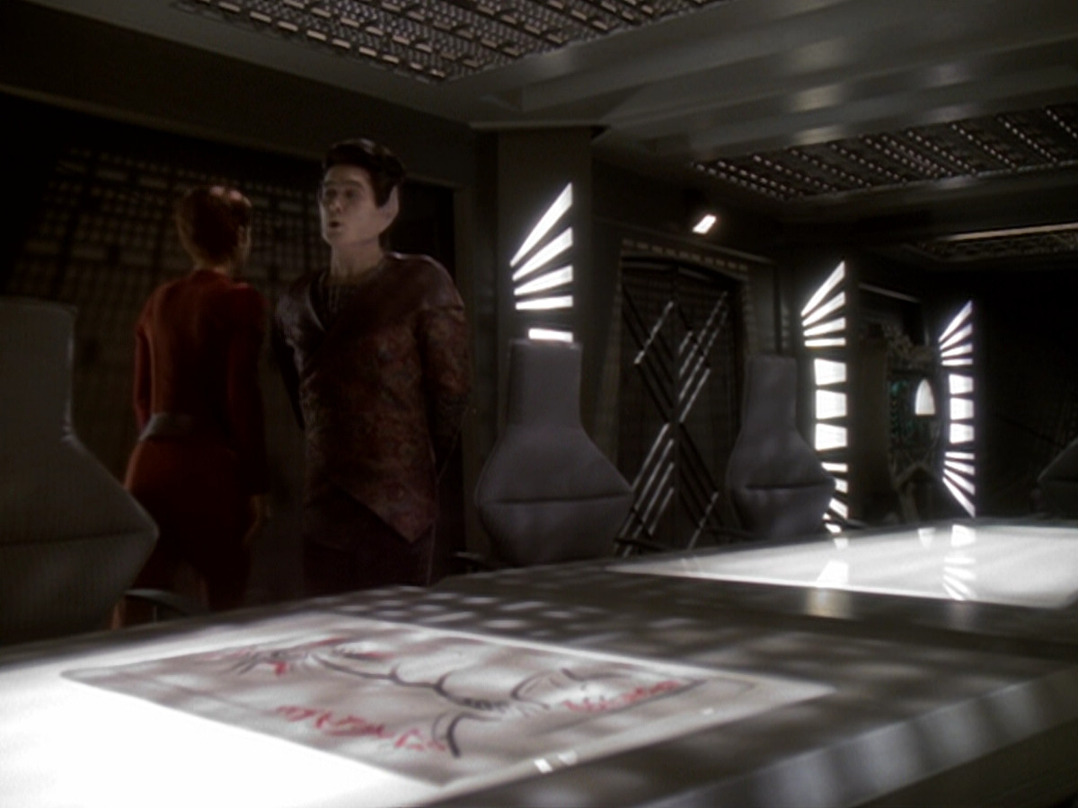 extant_StarTrek_DS9_6x05-FavorTheBold_01335.jpg
