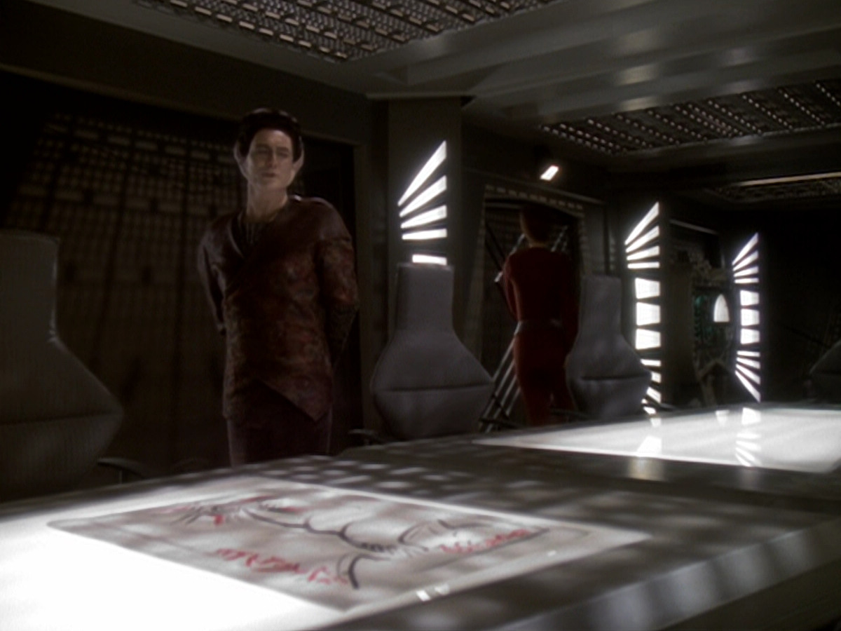 extant_StarTrek_DS9_6x05-FavorTheBold_01338.jpg