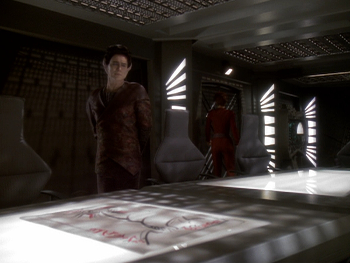 extant_StarTrek_DS9_6x05-FavorTheBold_01340.jpg