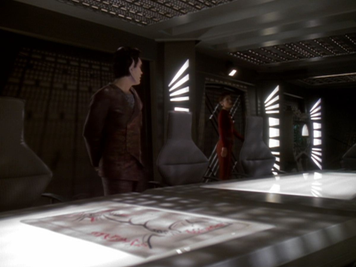 extant_StarTrek_DS9_6x05-FavorTheBold_01342.jpg