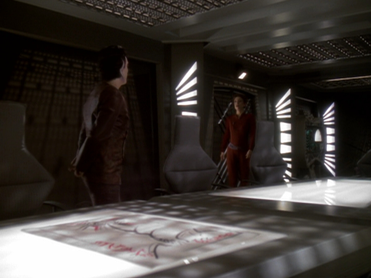 extant_StarTrek_DS9_6x05-FavorTheBold_01343.jpg