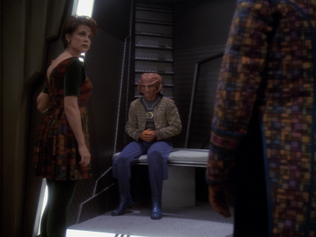 extant_StarTrek_DS9_6x05-FavorTheBold_01369.jpg