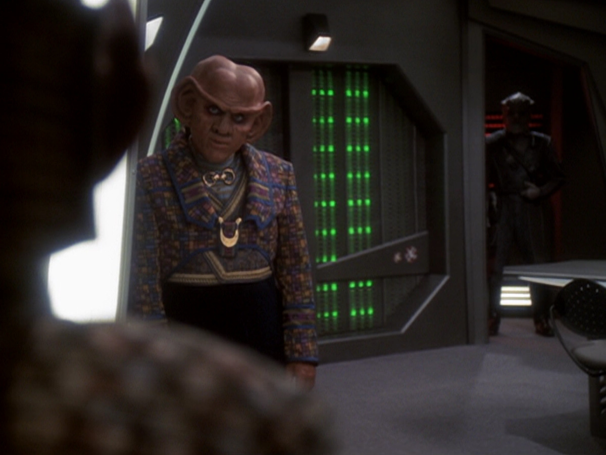 extant_StarTrek_DS9_6x05-FavorTheBold_01372.jpg