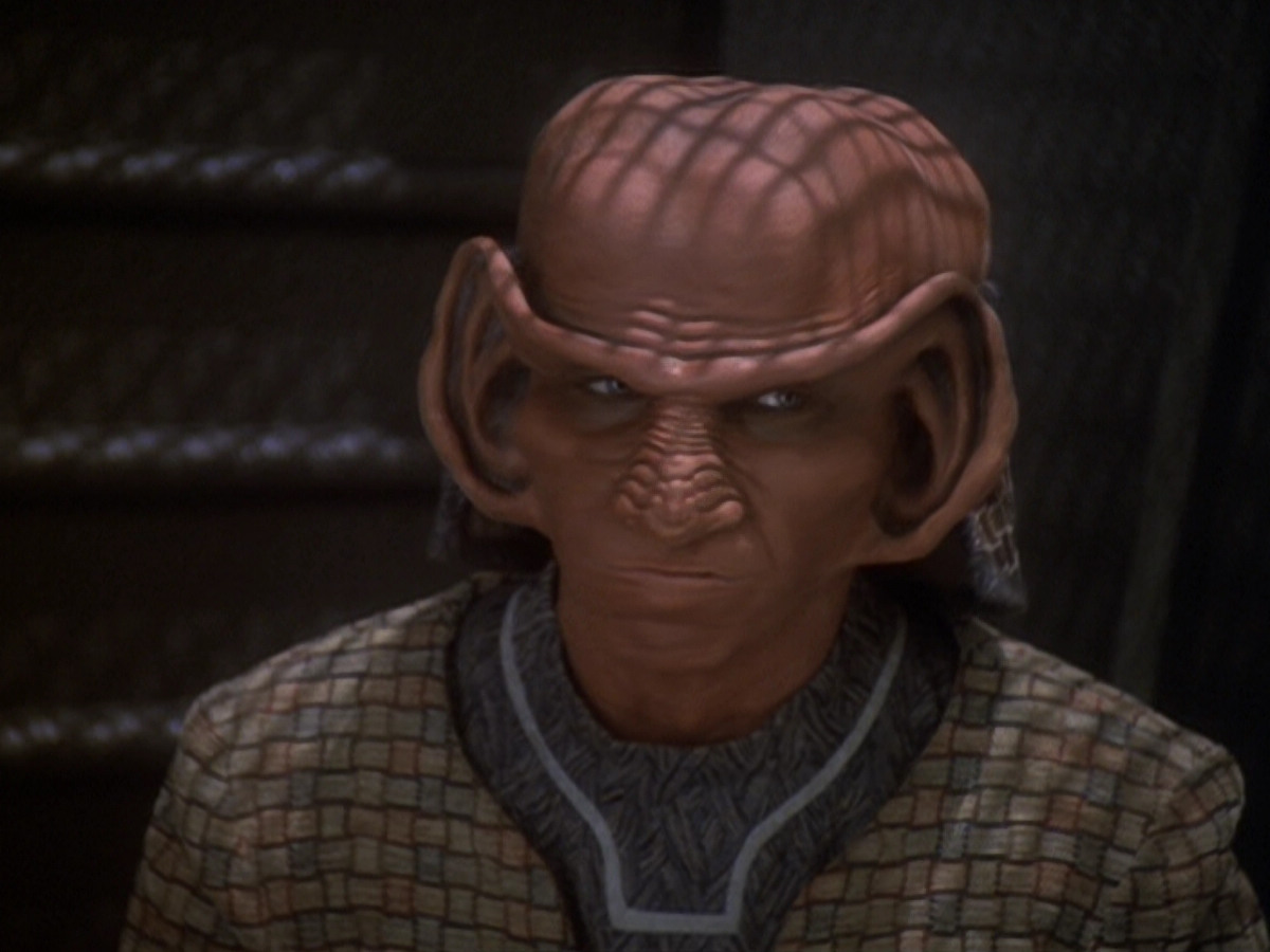 extant_StarTrek_DS9_6x05-FavorTheBold_01375.jpg