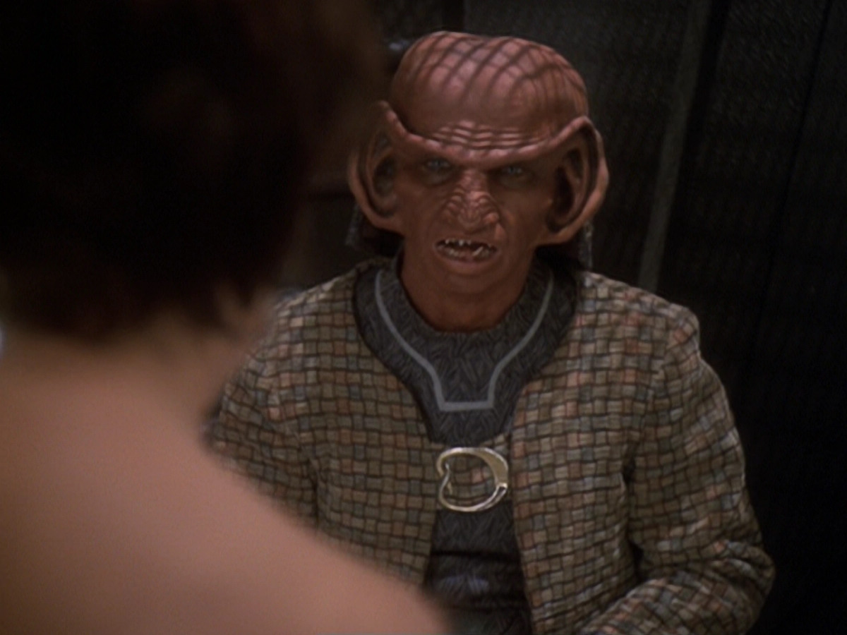 extant_StarTrek_DS9_6x05-FavorTheBold_01386.jpg