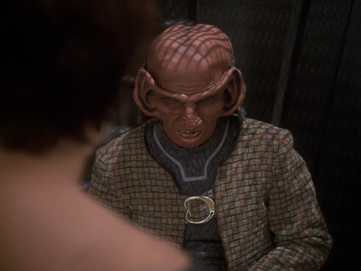 extant_StarTrek_DS9_6x05-FavorTheBold_01393.jpg