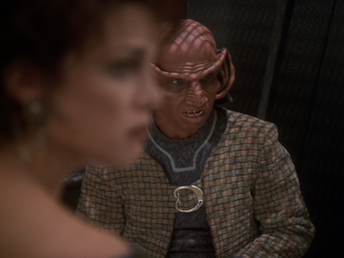 extant_StarTrek_DS9_6x05-FavorTheBold_01395.jpg