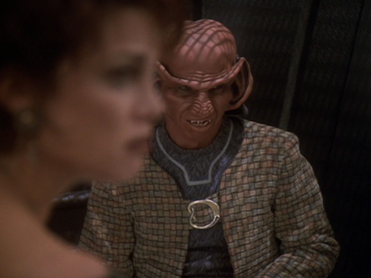extant_StarTrek_DS9_6x05-FavorTheBold_01401.jpg