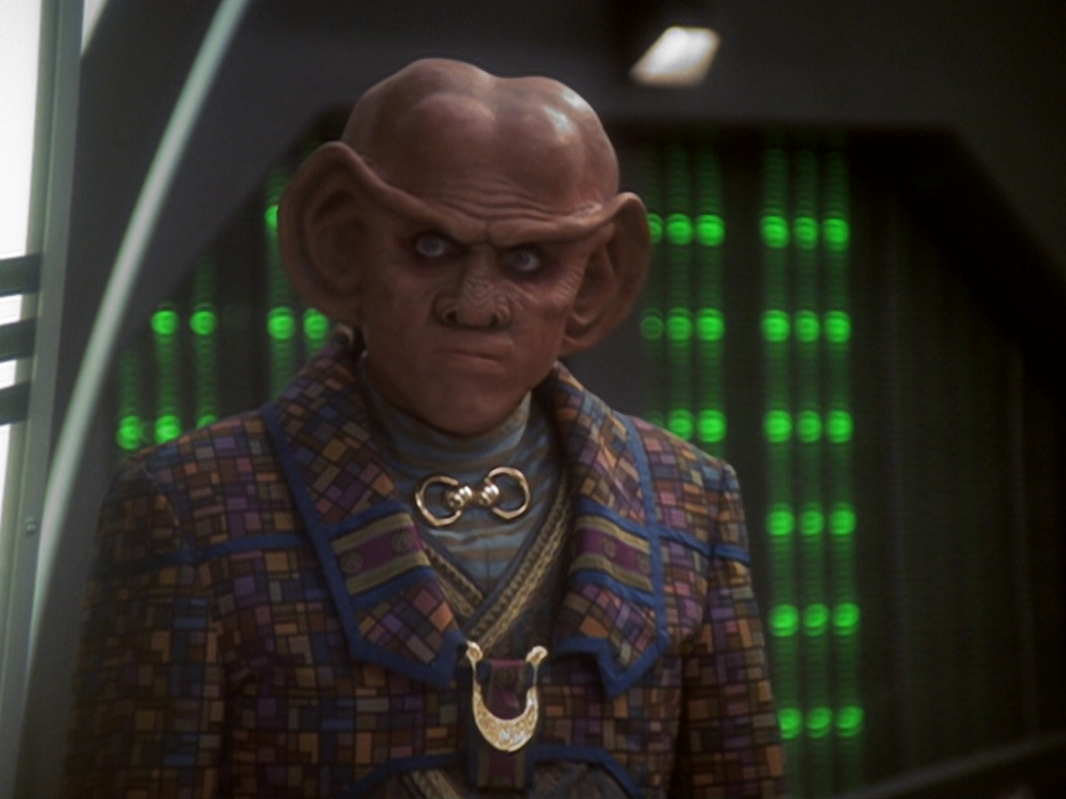 extant_StarTrek_DS9_6x05-FavorTheBold_01412.jpg
