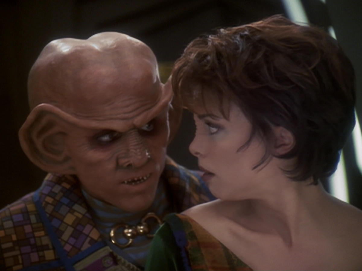 extant_StarTrek_DS9_6x05-FavorTheBold_01432.jpg