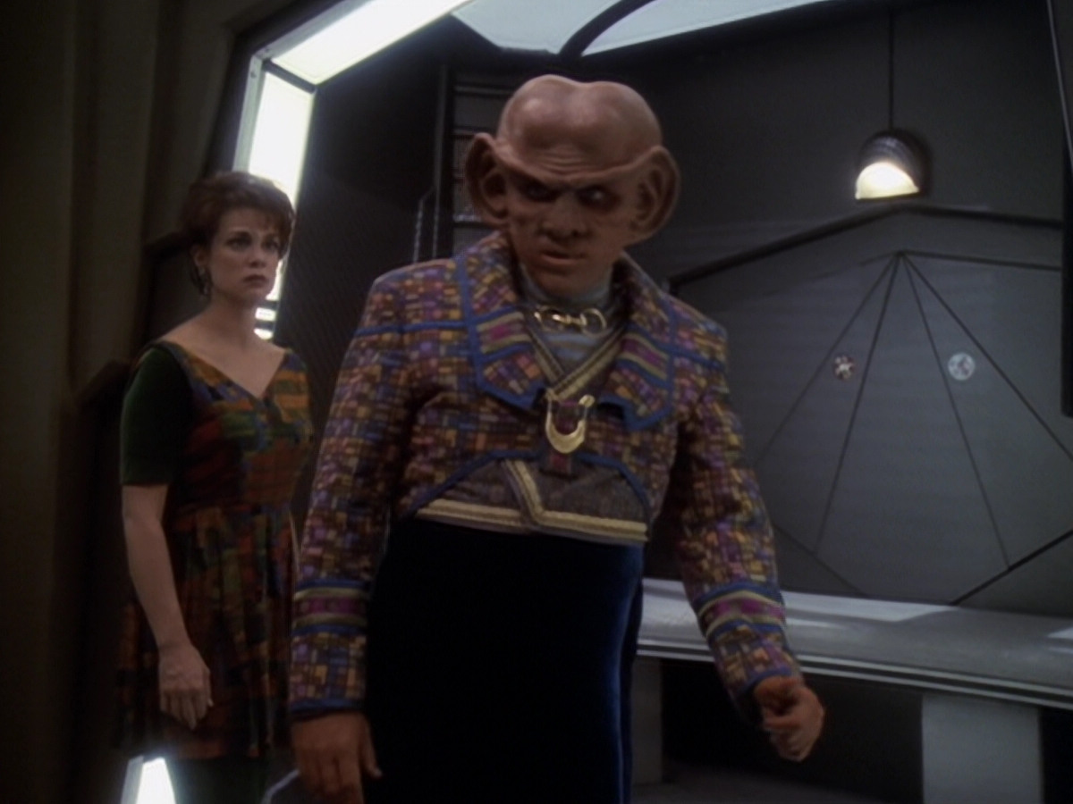 extant_StarTrek_DS9_6x05-FavorTheBold_01445.jpg