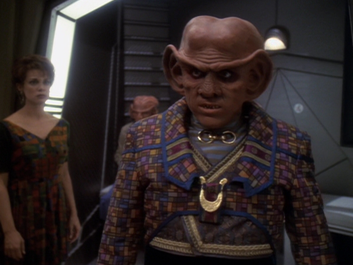 extant_StarTrek_DS9_6x05-FavorTheBold_01449.jpg