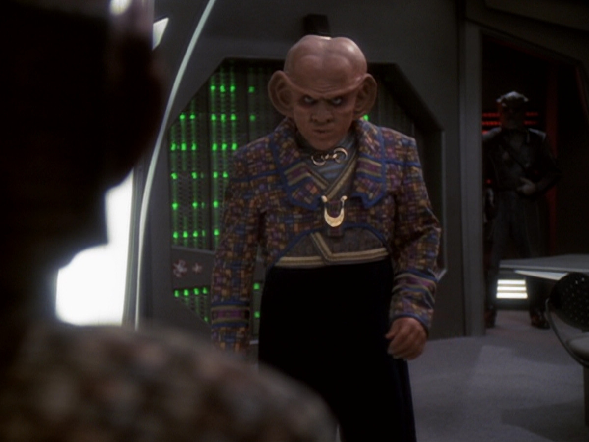extant_StarTrek_DS9_6x05-FavorTheBold_01452.jpg