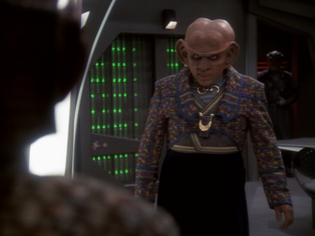extant_StarTrek_DS9_6x05-FavorTheBold_01453.jpg