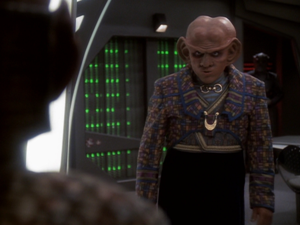 extant_StarTrek_DS9_6x05-FavorTheBold_01454.jpg