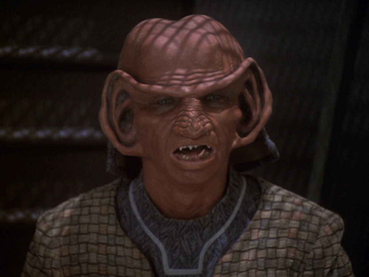 extant_StarTrek_DS9_6x05-FavorTheBold_01456.jpg