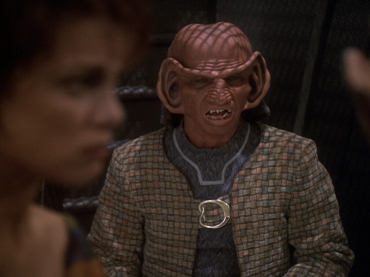 extant_StarTrek_DS9_6x05-FavorTheBold_01486.jpg