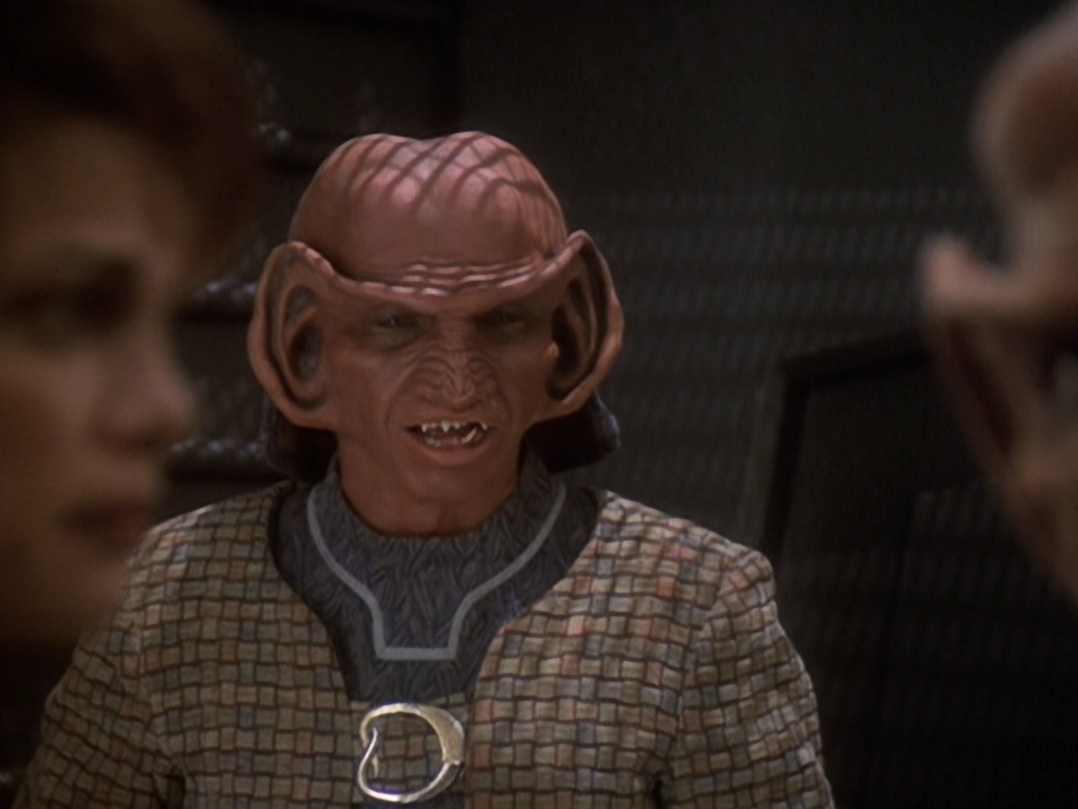 extant_StarTrek_DS9_6x05-FavorTheBold_01489.jpg