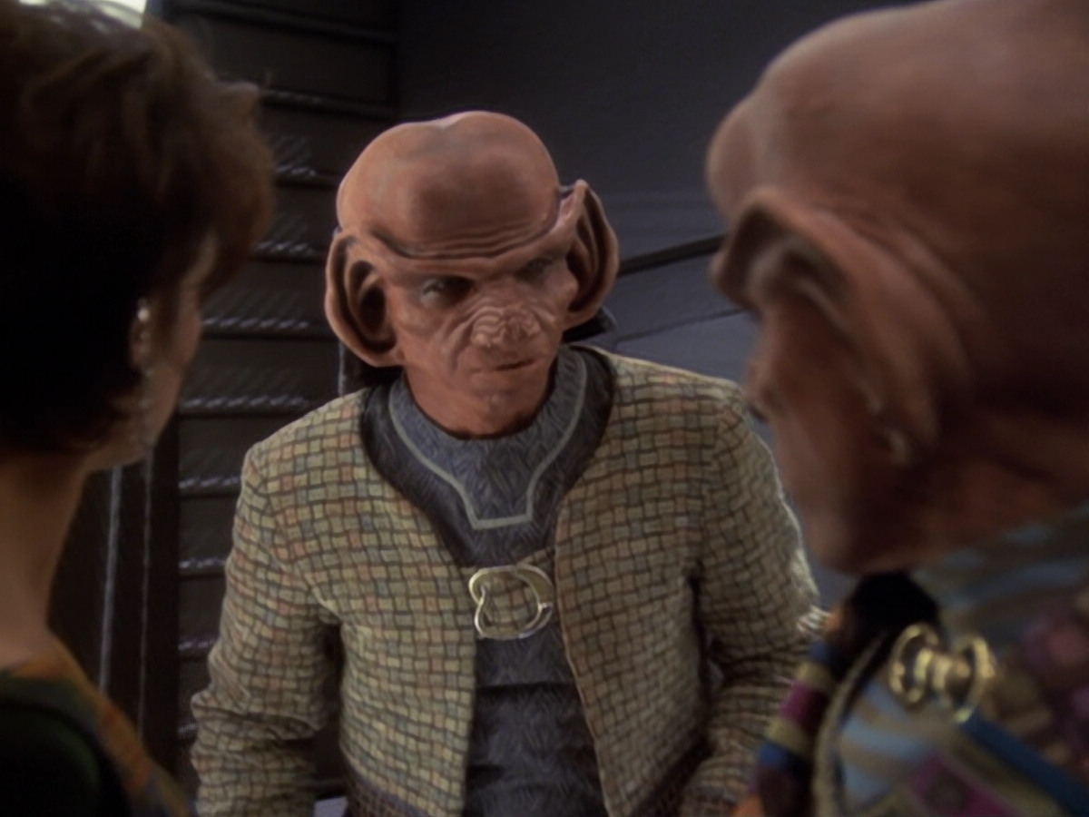 extant_StarTrek_DS9_6x05-FavorTheBold_01503.jpg