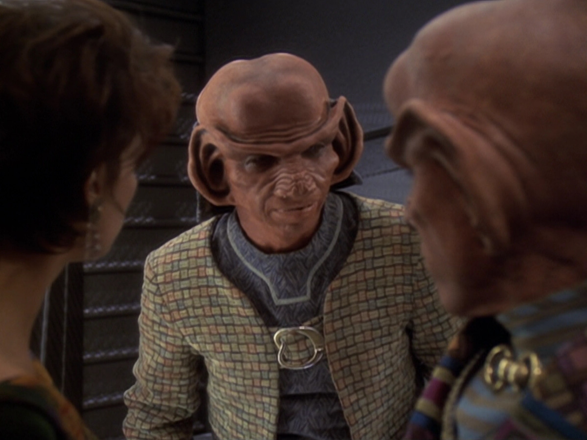 extant_StarTrek_DS9_6x05-FavorTheBold_01505.jpg
