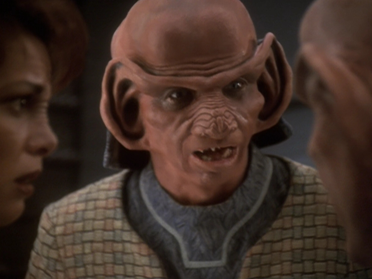 extant_StarTrek_DS9_6x05-FavorTheBold_01509.jpg