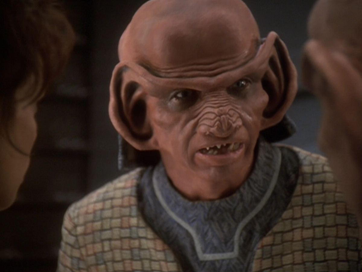extant_StarTrek_DS9_6x05-FavorTheBold_01511.jpg