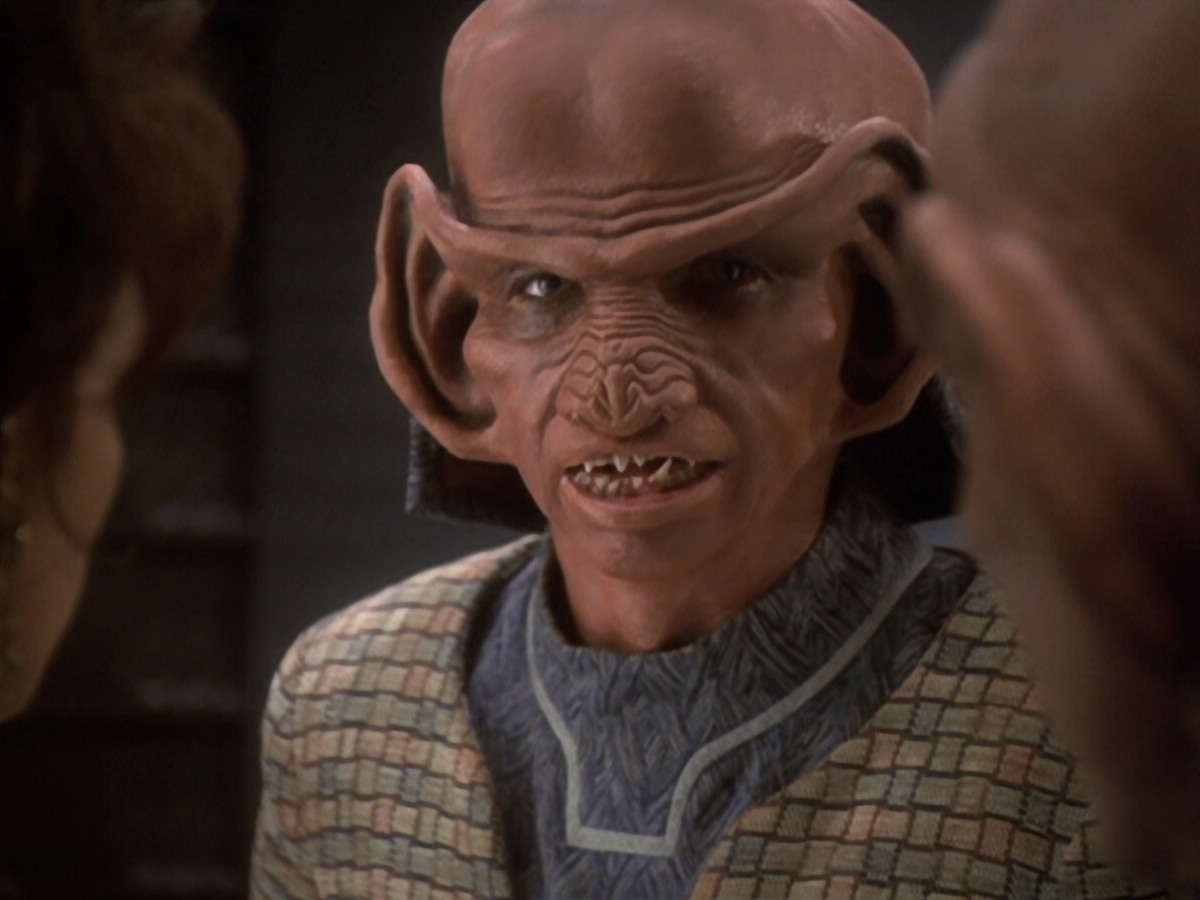 extant_StarTrek_DS9_6x05-FavorTheBold_01520.jpg