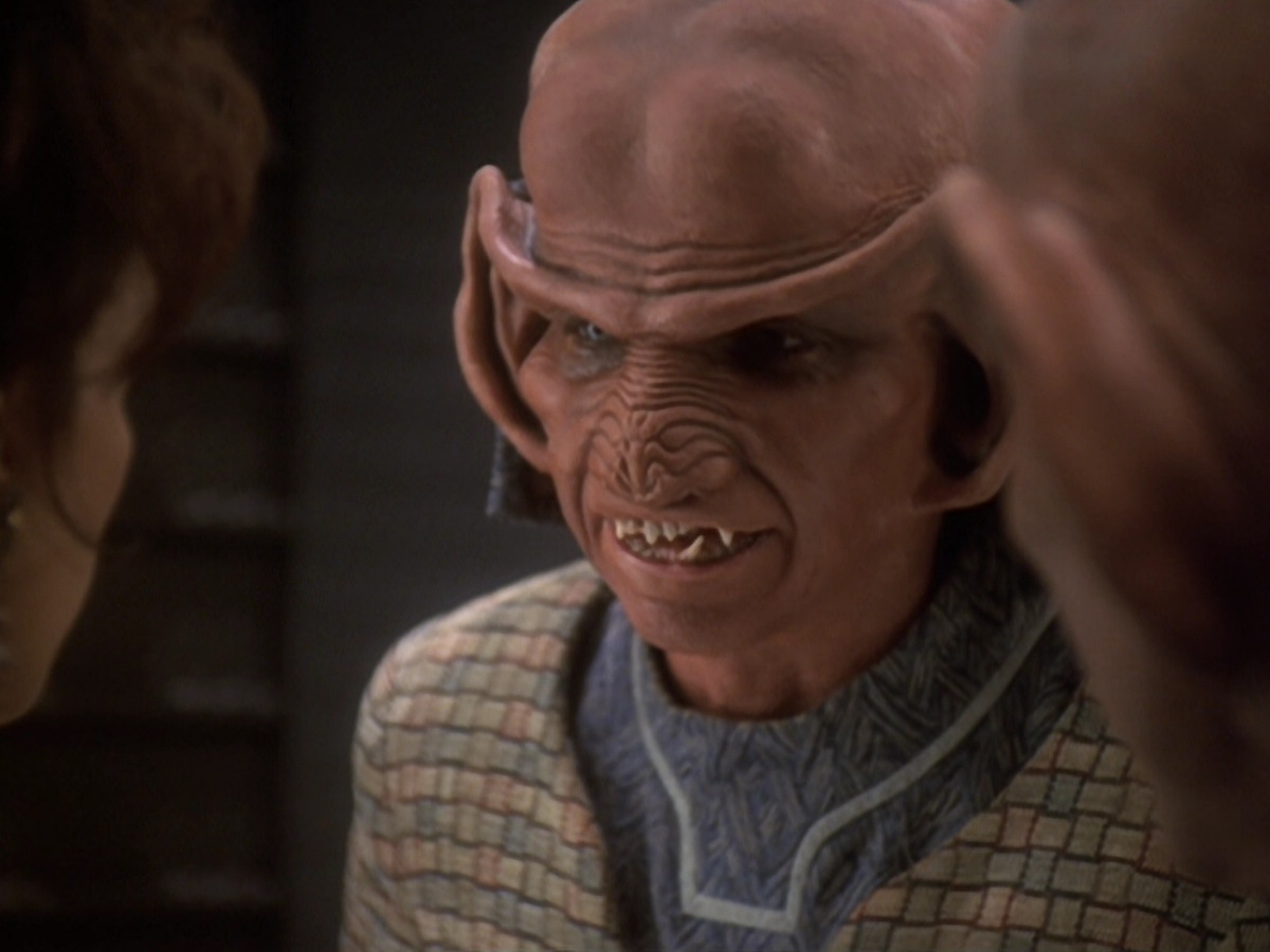 extant_StarTrek_DS9_6x05-FavorTheBold_01522.jpg