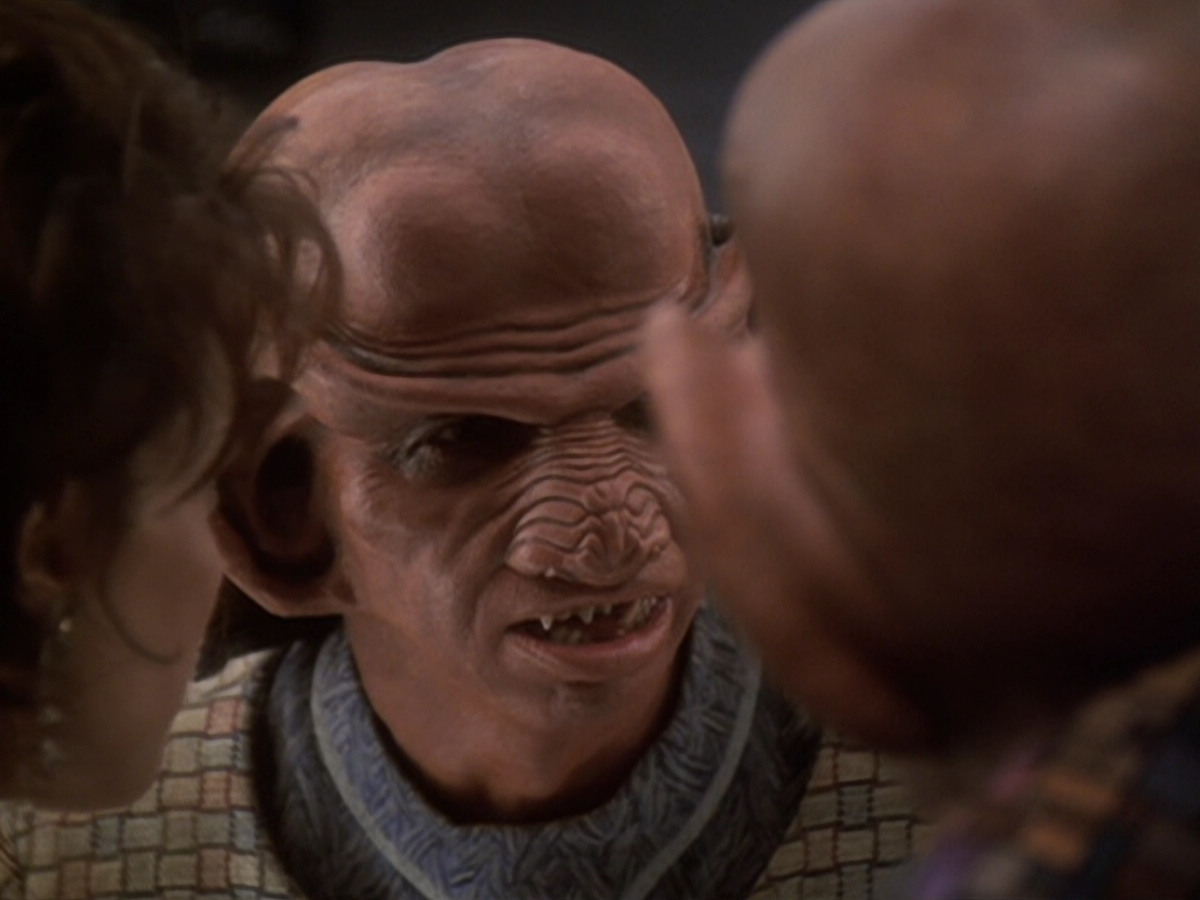 extant_StarTrek_DS9_6x05-FavorTheBold_01531.jpg
