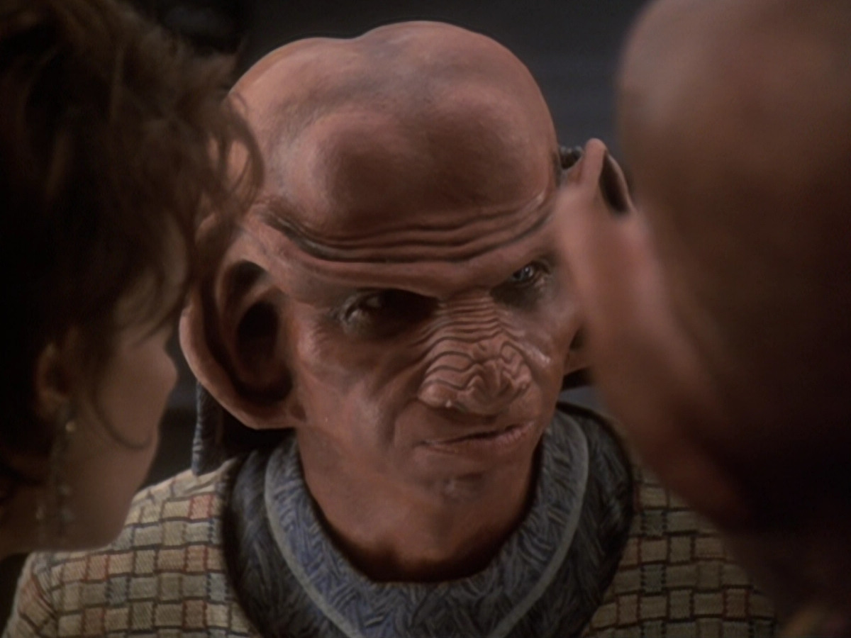 extant_StarTrek_DS9_6x05-FavorTheBold_01554.jpg