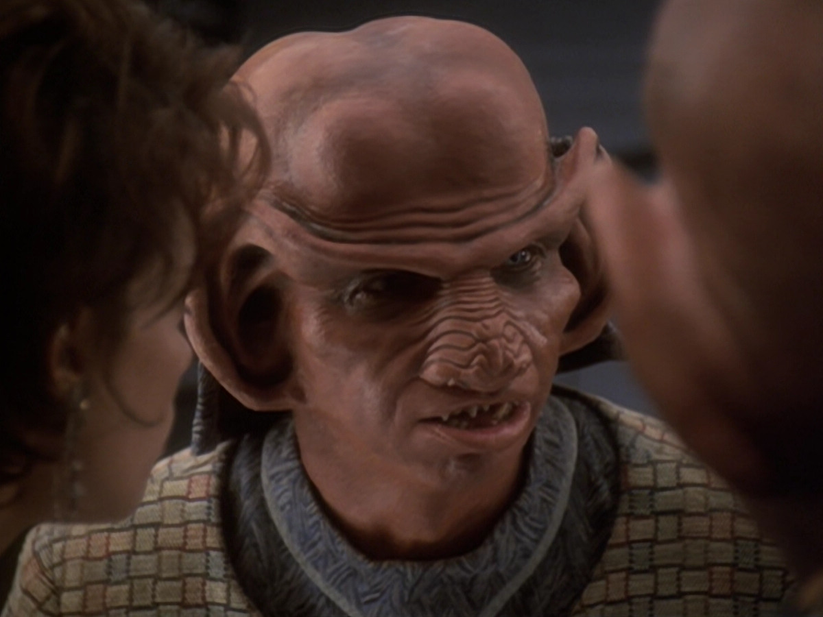 extant_StarTrek_DS9_6x05-FavorTheBold_01556.jpg