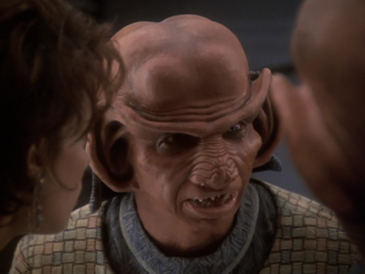extant_StarTrek_DS9_6x05-FavorTheBold_01557.jpg