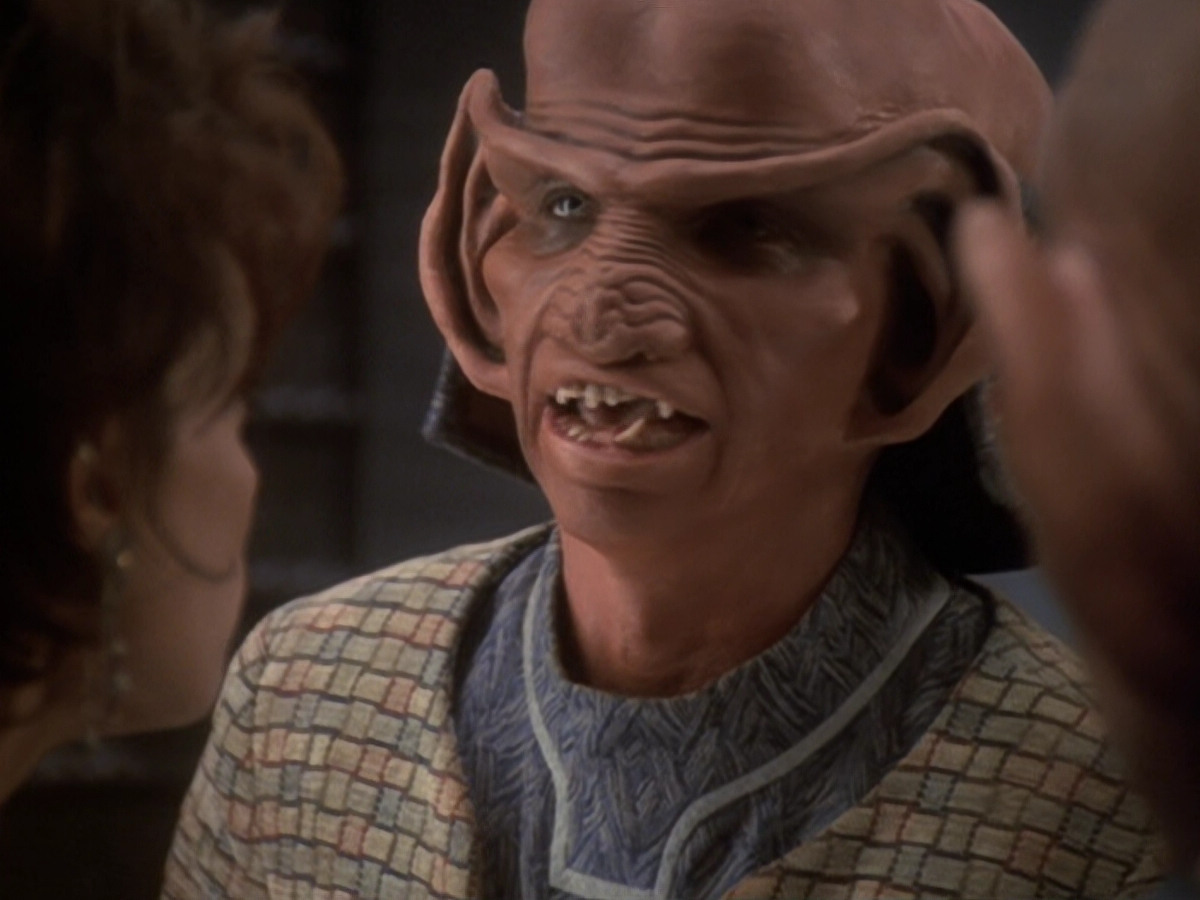 extant_StarTrek_DS9_6x05-FavorTheBold_01568.jpg