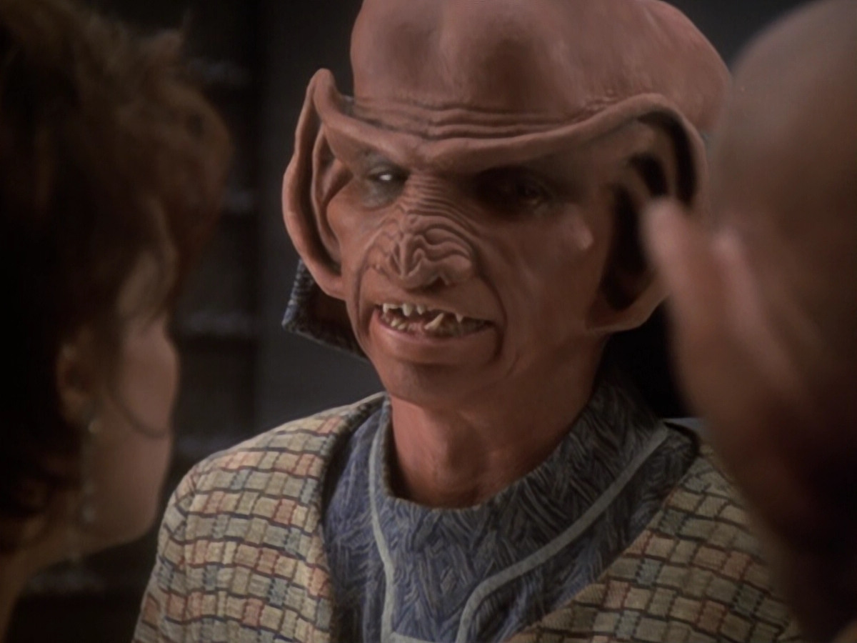 extant_StarTrek_DS9_6x05-FavorTheBold_01569.jpg