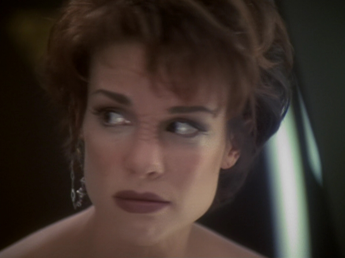 extant_StarTrek_DS9_6x05-FavorTheBold_01600.jpg