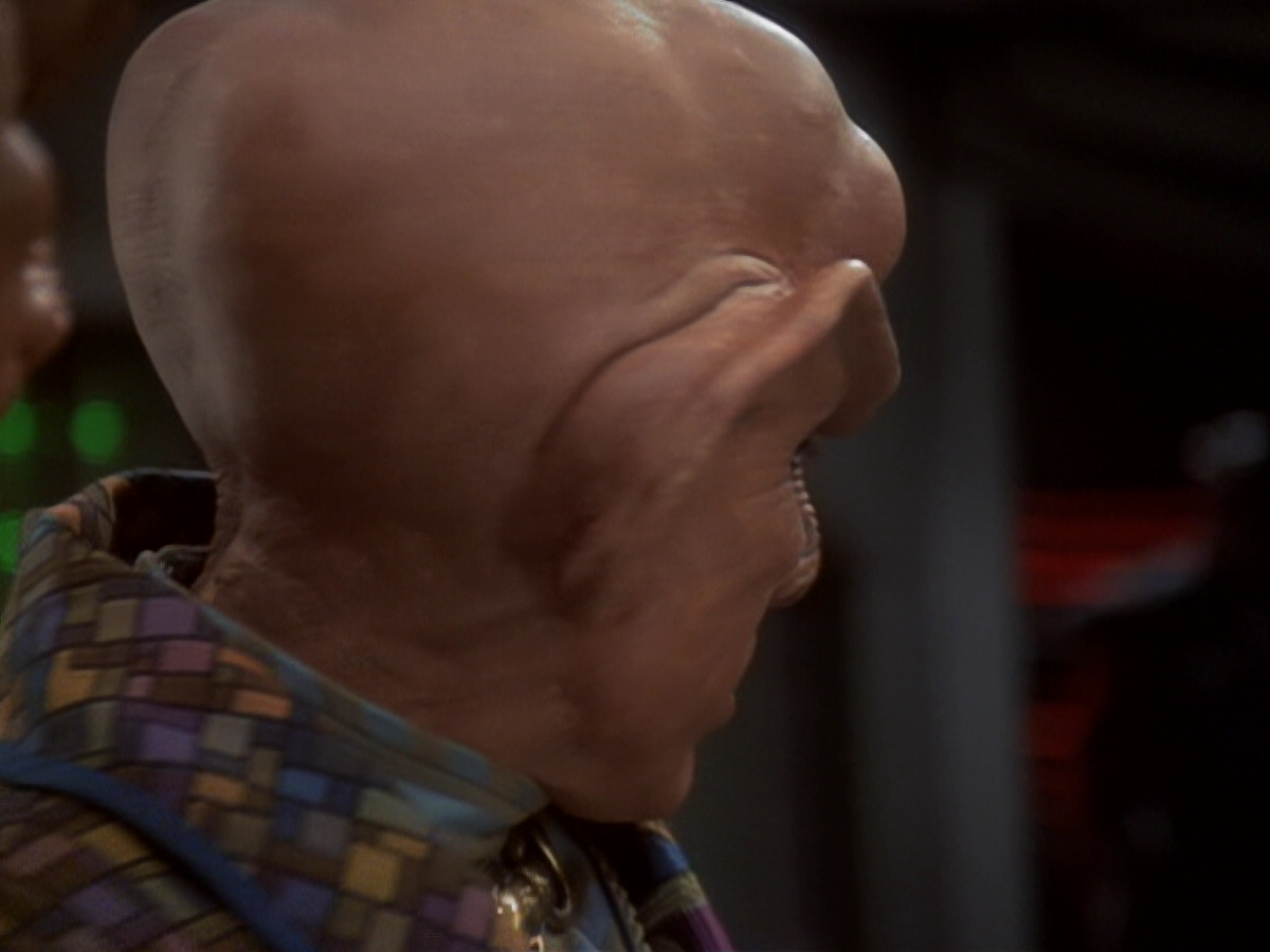 extant_StarTrek_DS9_6x05-FavorTheBold_01603.jpg