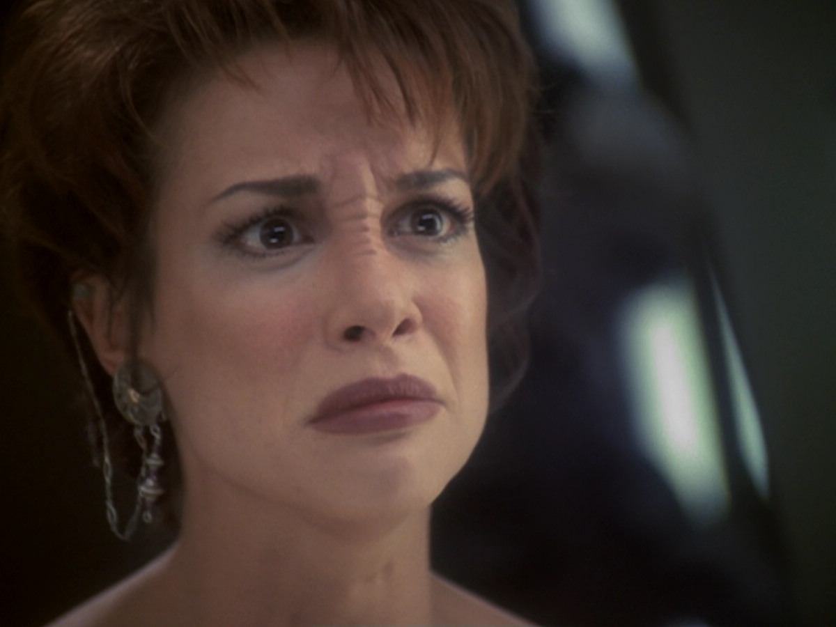 extant_StarTrek_DS9_6x05-FavorTheBold_01620.jpg