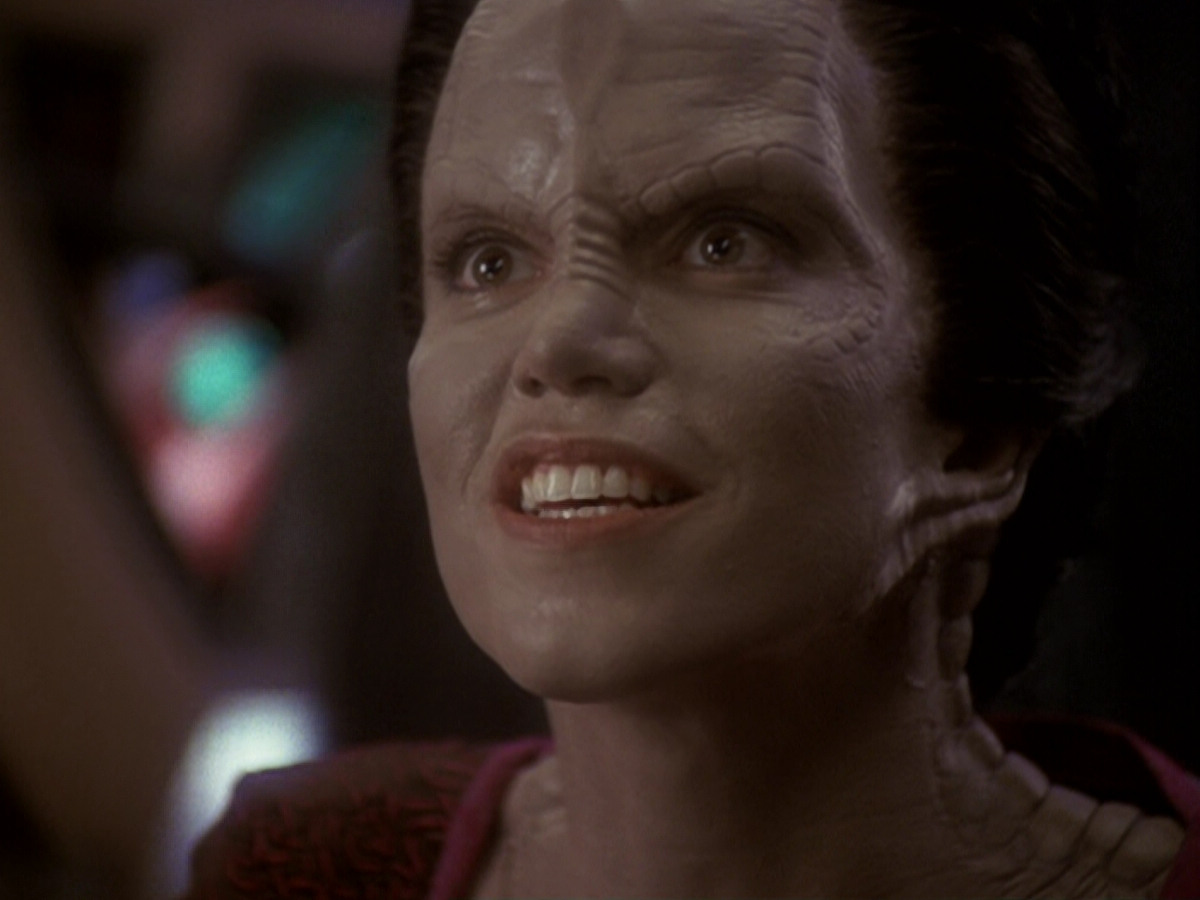 extant_StarTrek_DS9_6x05-FavorTheBold_01646.jpg