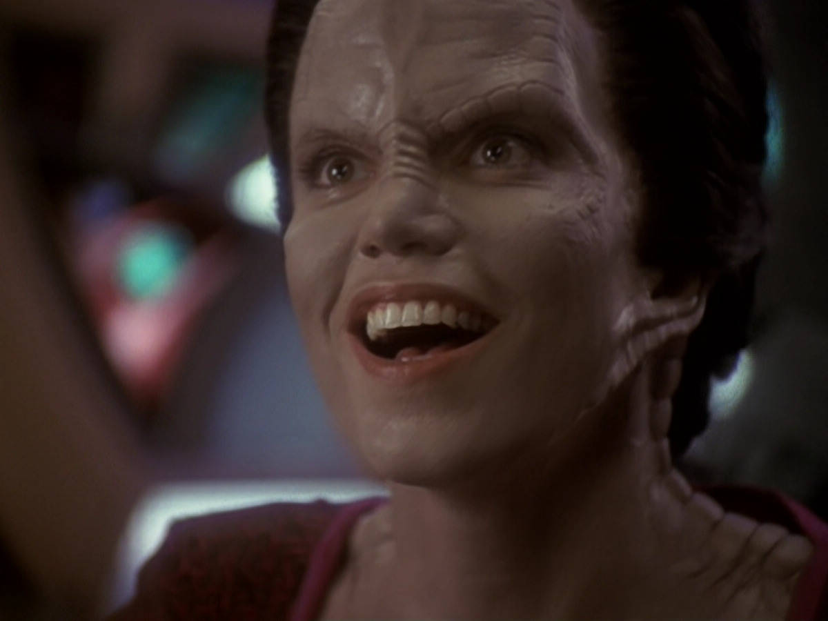 extant_StarTrek_DS9_6x05-FavorTheBold_01647.jpg